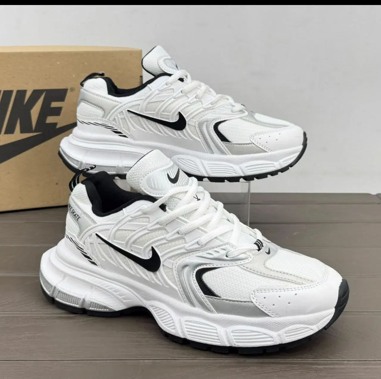 Nike Runner Retro Blanco/Plata